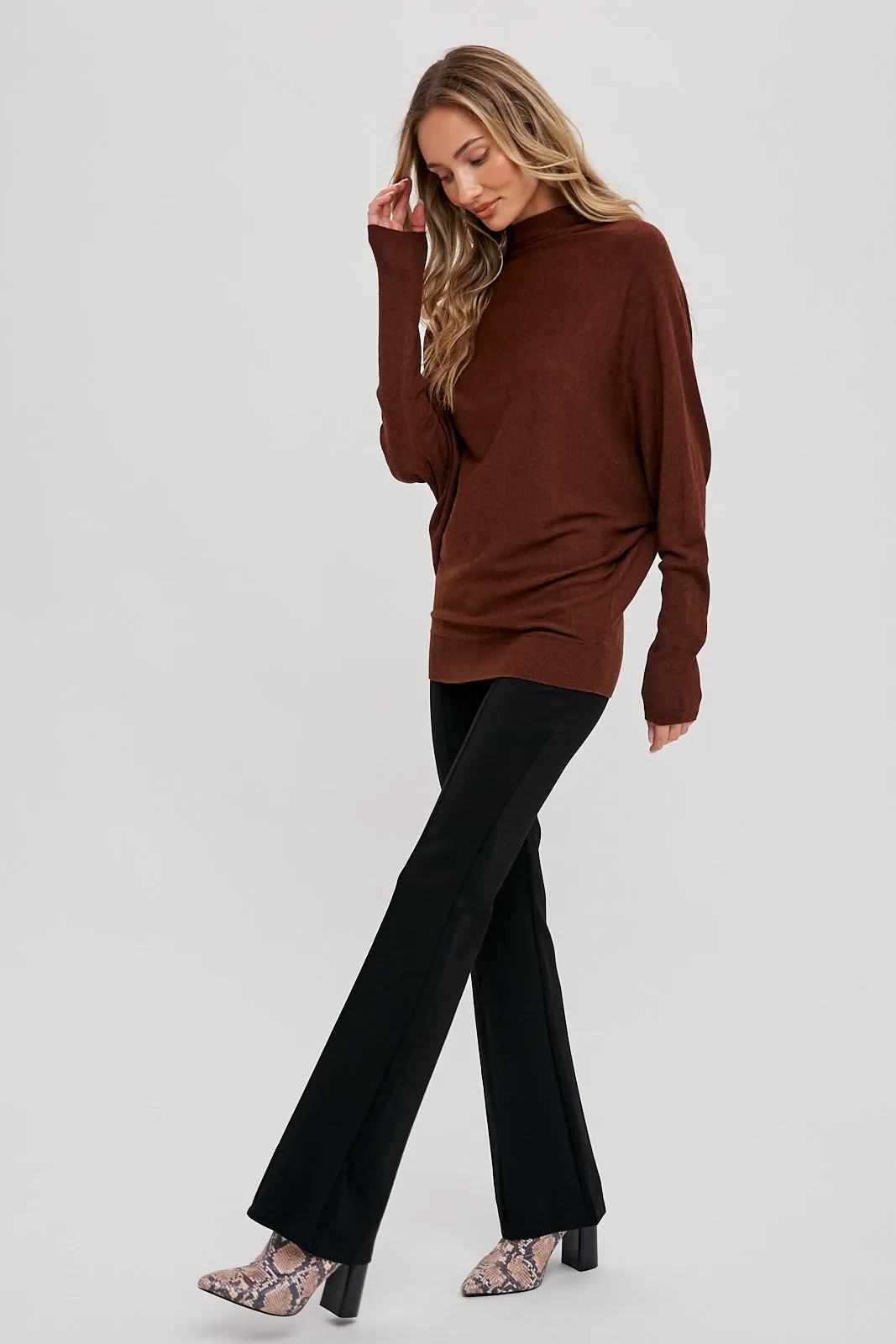 LIGHTWEIGHT SLOUCH NECK PULLOVER